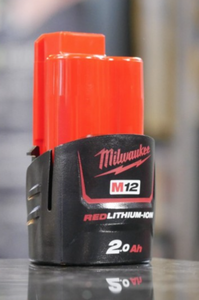 แบตเตอรี่ MILWAUKEE 12 โวลต์ 2.0 แอมป์อาว รุ่น M12B2