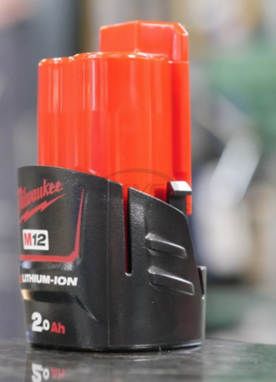แบตเตอรี่ MILWAUKEE 12 โวลต์ 2.0 แอมป์อาว รุ่น M12B2