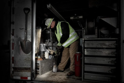 ไฟฉายคาดหมวก แอลอีดี แบบปลอดภัยจากการจุดระเบิด MILWAUKEE รุ่น ISHL-LED