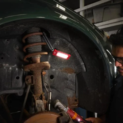 ไฟส่องทำงานแบบพับได้ MILWAUKEE 500 ลูเมน รุ่น IRFFL