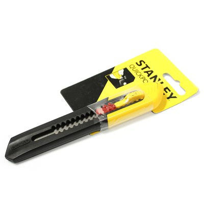 คัตเตอร์ใหญ่ ด้ามพลาสติก Stanley 18 มม. #STHT10151-8