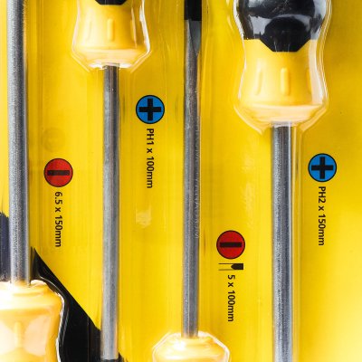ชุดไขควงด้ามยาง 4 ชิ้น ปากแฉก-ปากแบน STANLEY รุ่น STMT66671