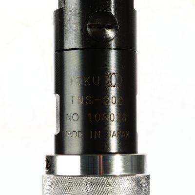 เครื่องสกัดสนิมแบบด้ามตรง TOKU รุ่น TNS-200