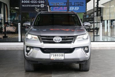 TOYOTA FORTUNER 2.4 V 4WD ปี 2018 (7ขส 8308)