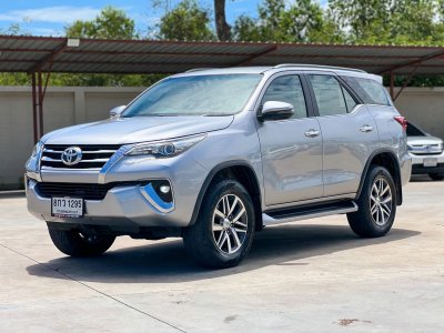 TOYOTA FORTUNER 2.4 V AT ปี 2019 (8กว1295)