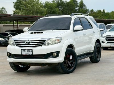 TOYOTA FORTUNER 3.0 V (CHAMP) AT ปี 2014  (กบ1203)