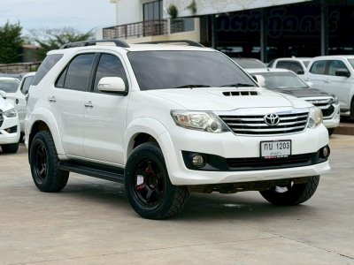 TOYOTA FORTUNER 3.0 V (CHAMP) AT ปี 2014  (กบ1203)