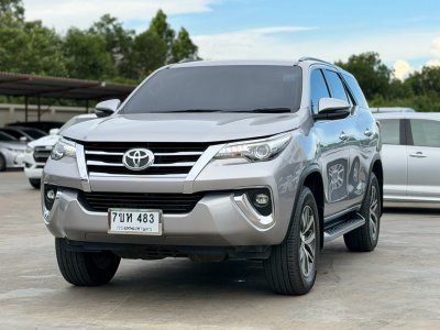 TOYOTA FORTUNER 2.4 V 4WD AT ปี 2018 (7ขห 483)