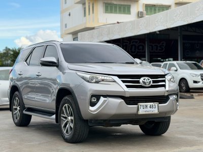 TOYOTA FORTUNER 2.4 V 4WD AT ปี 2018 (7ขห 483)