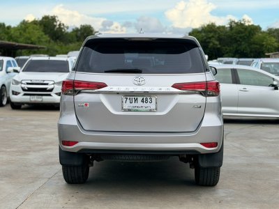 TOYOTA FORTUNER 2.4 V 4WD AT ปี 2018 (7ขห 483)