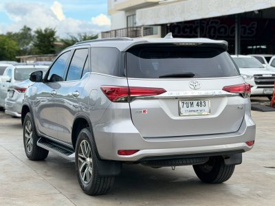 TOYOTA FORTUNER 2.4 V 4WD AT ปี 2018 (7ขห 483)
