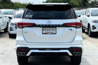TOYOTA FORTUNER 2.8 TRD Sportivo Black Top ปี 2021 (6ขบ 8101)