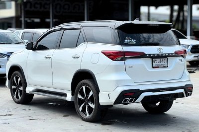 TOYOTA FORTUNER 2.8 TRD Sportivo Black Top ปี 2021 (6ขบ 8101)