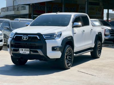 Toyota Hilux Revo 2.4 Double Cab Prerunner Mid ปี 2023