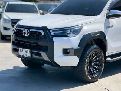 Toyota Hilux Revo 2.4 Double Cab Prerunner Mid ปี 2023