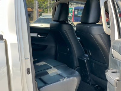 Toyota Hilux Revo 2.4 Double Cab Prerunner Mid ปี 2023