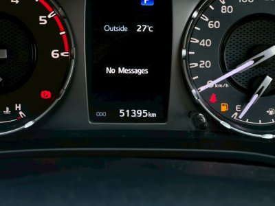 Toyota Hilux Revo 2.4 Double Cab Prerunner Mid ปี 2023