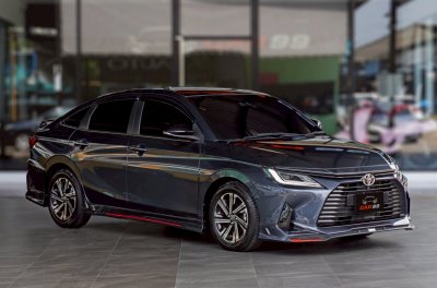 TOYOTA YARIS ATIV 1.2 PREMIUM LUXURY AT ปี 2024  (กล 896)