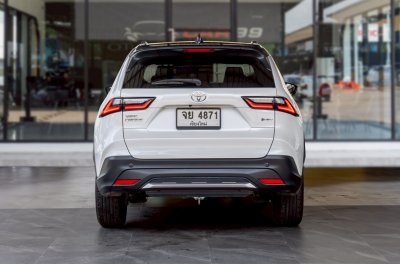 TOYOTA YARIS CROSS 1.5 HEV PREMIUM ปี 2024 (จย4871)