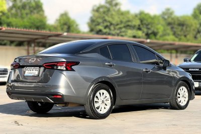 ด้านท้าย Nissan Almera Turbo 1.0 EL ปี 2023 สีเทา