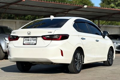 Honda City Turbo 1.0 SV ปี 2022 สีขาว รถเก๋งซีดาน 4 ประตู มือสองฉะเชิงเทรา