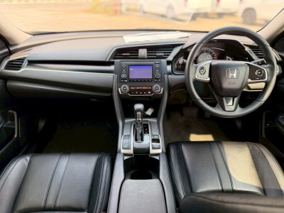 Honda Civic FC 1.8 E MY18