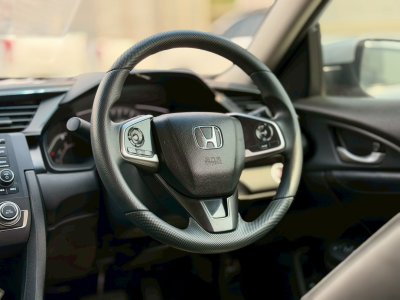 Honda Civic FC 1.8 E MY18