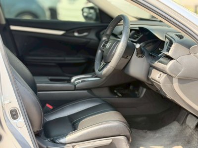 Honda Civic FC 1.8 E MY18