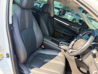 Honda Civic 1.8 EL ปี 2020 สีขาว