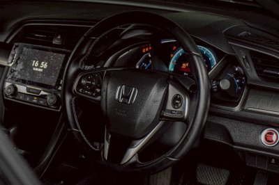 Honda Civic FK รถมือสอง
