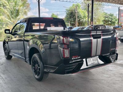 D-Max แต่งโรงงาน