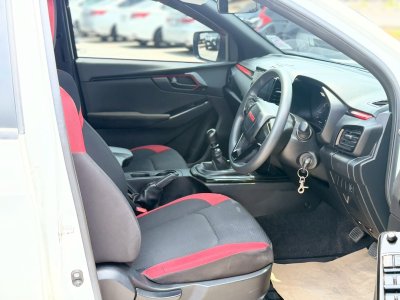 Dmax XSeries มือสอง