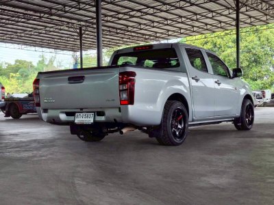 ISUZU D-MAX CAB4 1.9 S MT ปี 2017 (8กง5837)