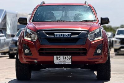 ISUZU D-MAX V-CROSS 3.0 DDI Z-PRESTIGE 4x4 ปี 2017  (กธ 7489)
