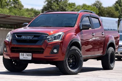 ISUZU D-MAX V-CROSS 3.0 DDI Z-PRESTIGE 4x4 ปี 2017  (กธ 7489)