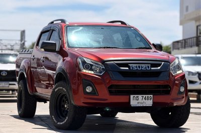 ISUZU D-MAX V-CROSS 3.0 DDI Z-PRESTIGE 4x4 ปี 2017  (กธ 7489)