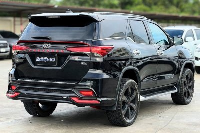 TOYOTA FORTUNER 2.8 TRD SPORTIVO II 4WD ปี 2018 (กท 3223)