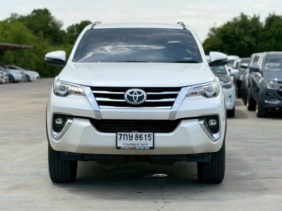 TOYOTA FORTUNER 2.8 V 4WD ปี 2018 (7กษ 8615)