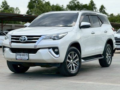 TOYOTA FORTUNER 2.8 V 4WD ปี 2018 (7กษ 8615)