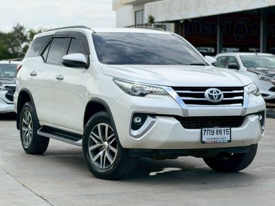 TOYOTA FORTUNER 2.8 V 4WD ปี 2018 (7กษ 8615)