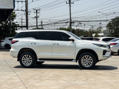 toyota fortuner มือสอง