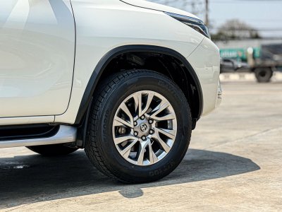 toyota fortuner มือสอง