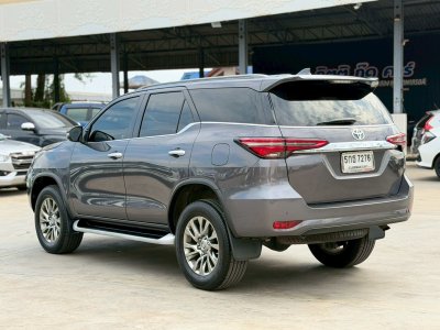 Toyota Fortuner มือสอง