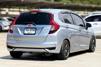 HONDA JAZZ GK 1.5 V ปี 2018 (กบ 3798 )