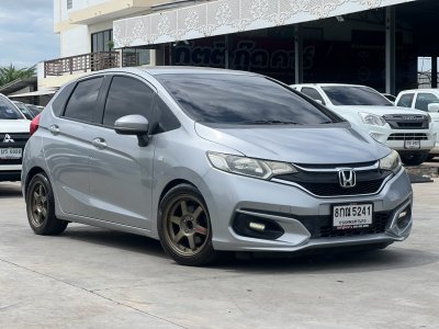 HONDA JAZZ 1.5 V AT ปี 2019  (8กณ 5241)