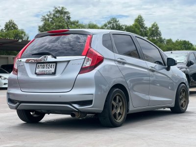 HONDA JAZZ 1.5 V AT ปี 2019  (8กณ 5241)