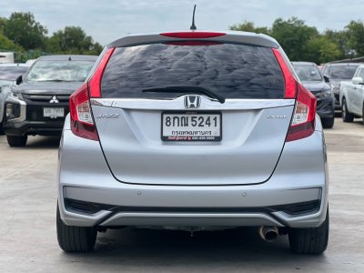 HONDA JAZZ 1.5 V AT ปี 2019  (8กณ 5241)