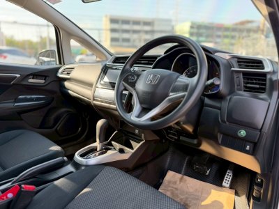 HONDA JAZZ GK 1.5 VPLUS AT ปี 2017