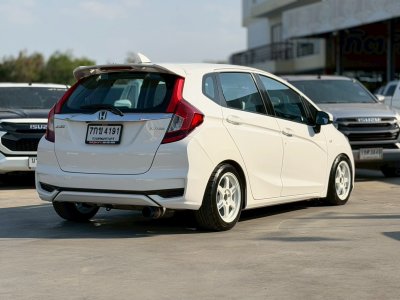 HONDA JAZZ GK 1.5 VPLUS AT ปี 2017