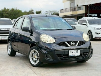Nissan March มือสอง